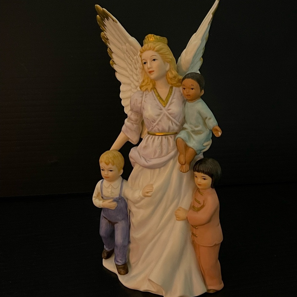 Vtg Home Interiors  Heavenly Love Angel With Children Figurine  T81